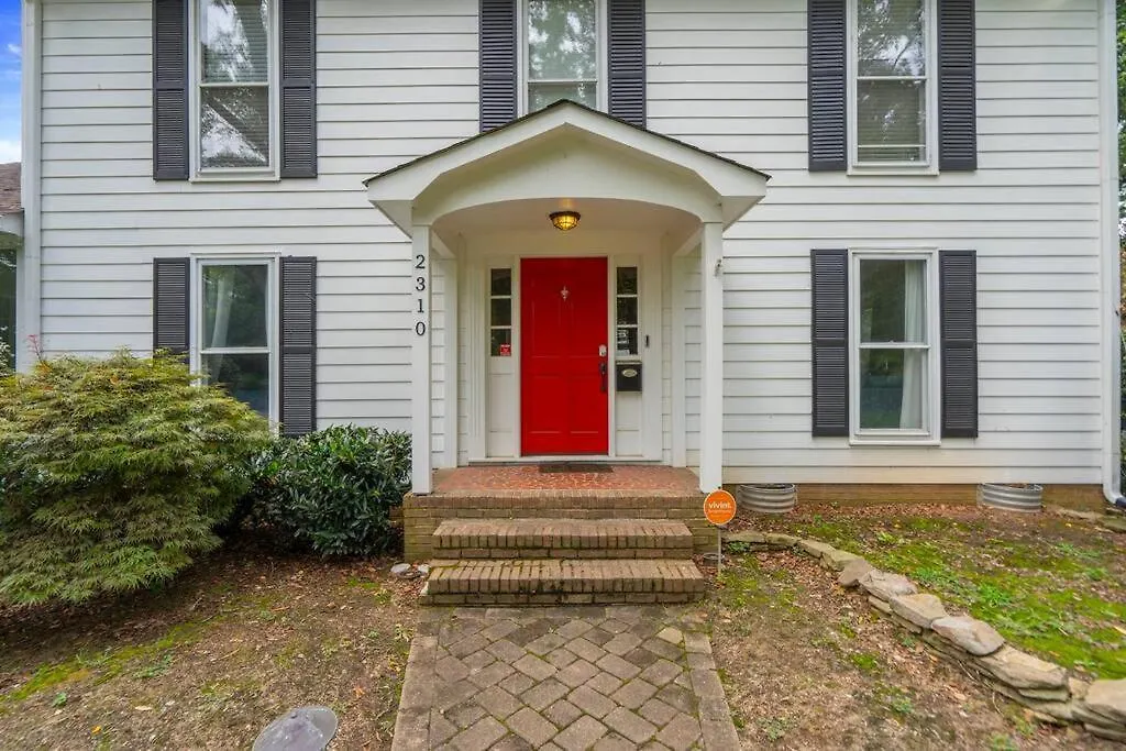 Cozy Home W/ Pool + Baby Gear In Prime Area Charlotte Holiday home