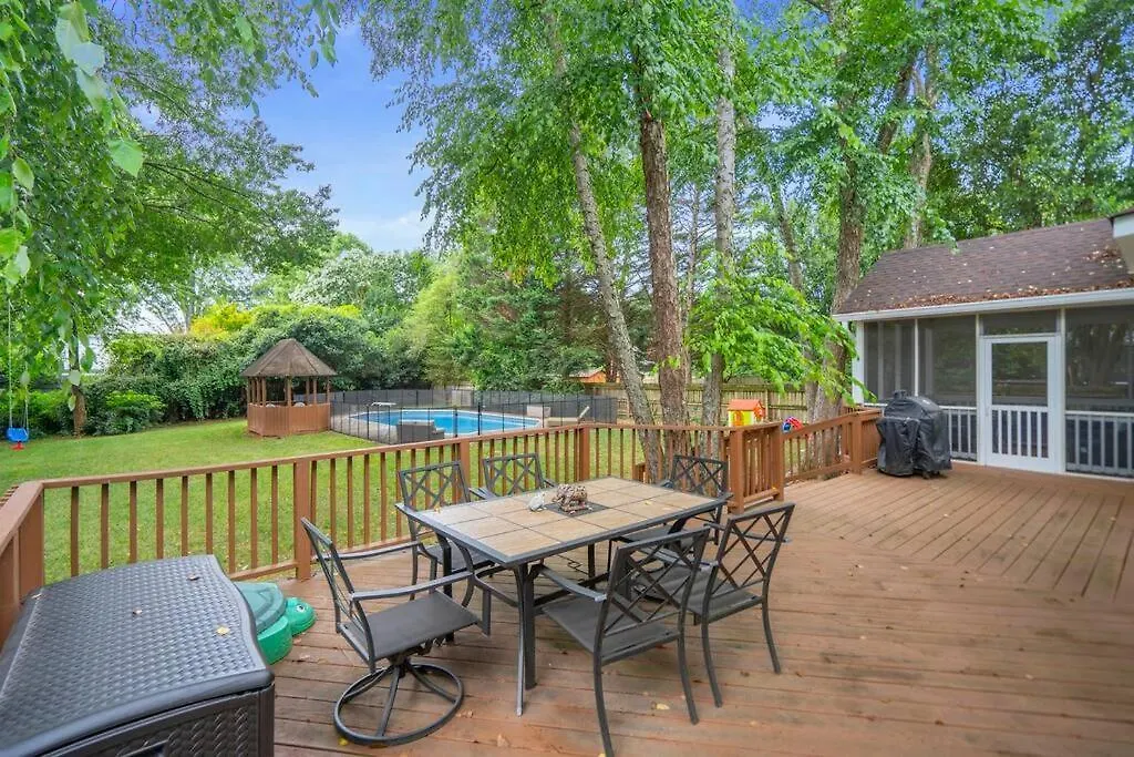 Holiday home Cozy Home W/ Pool + Baby Gear In Prime Area Charlotte United States