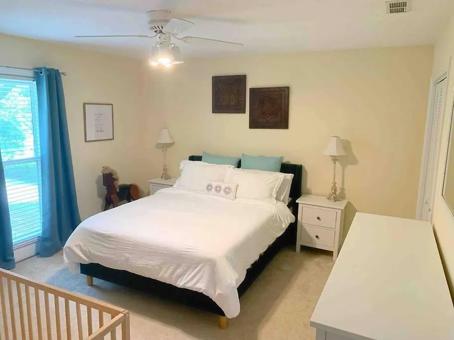 Holiday home Cozy Home W/ Pool + Baby Gear In Prime Area Charlotte