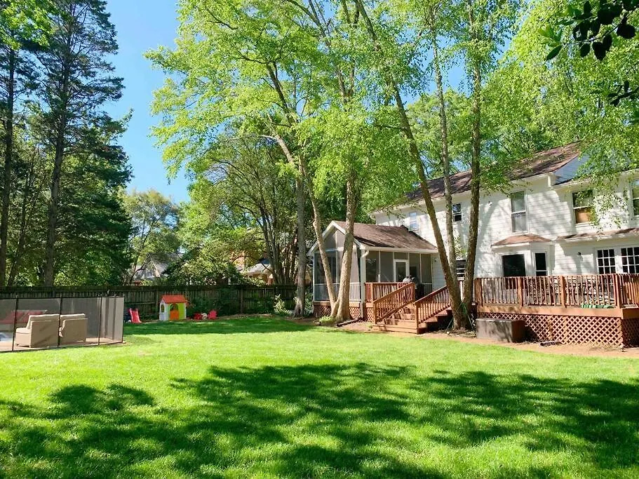 Cozy Home W/ Pool + Baby Gear In Prime Area Charlotte Holiday home