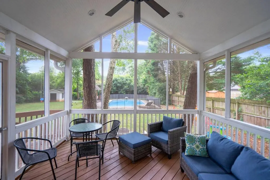Cozy Home W/ Pool + Baby Gear In Prime Area Charlotte Holiday home